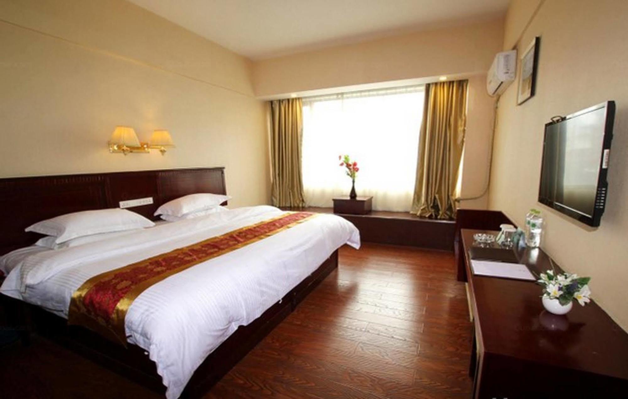 Greentree Inn Guangxi Guilin Lingui Jinshan Square Jinshui Road Express Hotel מראה חיצוני תמונה