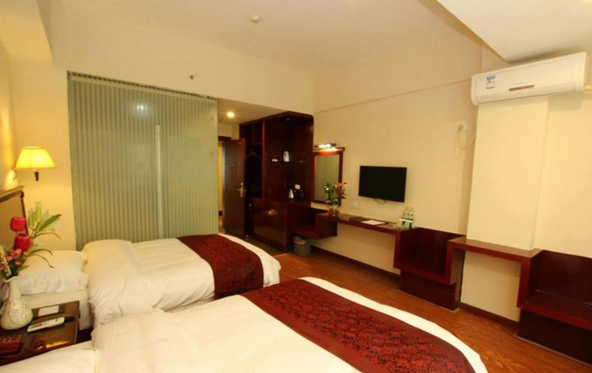 Greentree Inn Guangxi Guilin Lingui Jinshan Square Jinshui Road Express Hotel מראה חיצוני תמונה